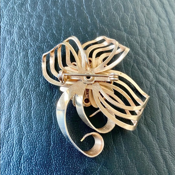 Vintage Ribbon Style Bow Pin/Pendant - Picture 4 of 4